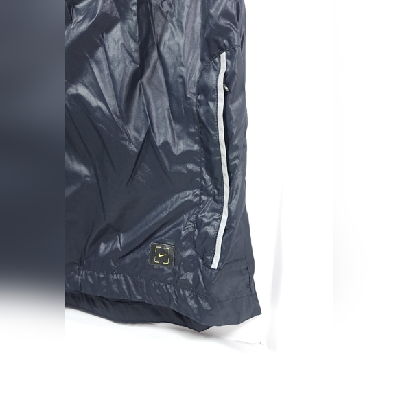 NWT VINTAGE Nike Women's Full Zip Running Vest W/ Pockets Medium (8-10) Black - Picture 6 of 16